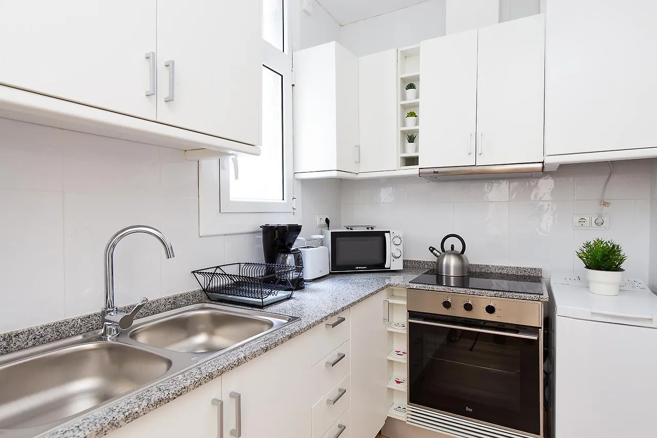Lovely And Convenient Sagrada Familia Apartment Barcelona 0*,  Espanha